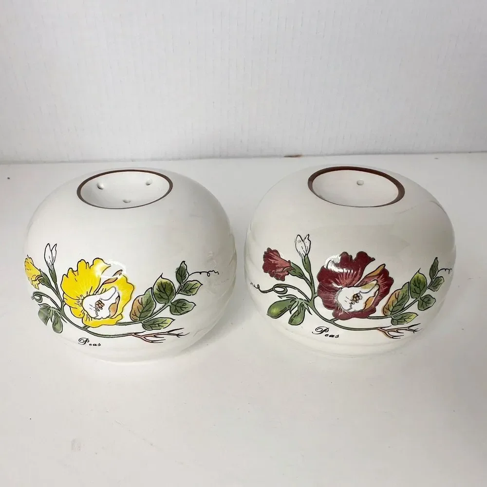 Floral Round Salt And Pepper Shaker Botanical Garden Korea Bone China*‎ kk13